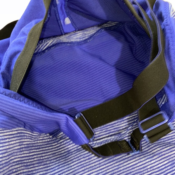 Lululemon Blue Stripped CrossBack Adjustable Strap size 6 - Picture 12 of 17